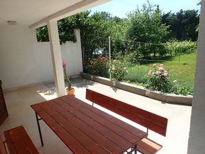 23944785-Ferienwohnung-5-Starigrad-Paklenica-300x225-1