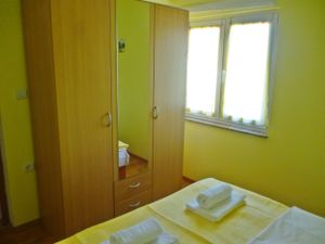 23944794-Ferienwohnung-3-Starigrad-Paklenica-300x225-4