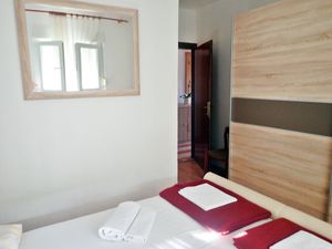 23945568-Ferienwohnung-6-Starigrad-Paklenica-300x225-3