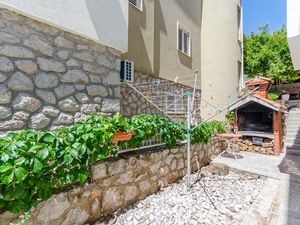 23940263-Ferienwohnung-6-Starigrad-Paklenica-300x225-5