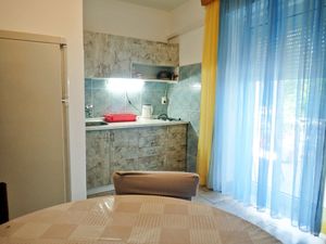 23943320-Ferienwohnung-3-Starigrad-Paklenica-300x225-3