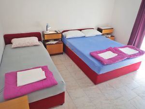 Ferienwohnung für 5 Personen (45 m&sup2;) in Starigrad-Paklenica