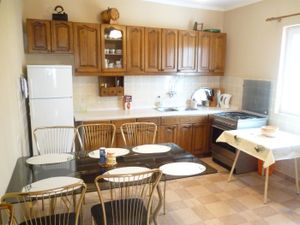 23944564-Ferienwohnung-6-Starigrad-Paklenica-300x225-2