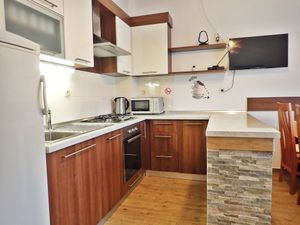 23944842-Ferienwohnung-4-Starigrad-Paklenica-300x225-1