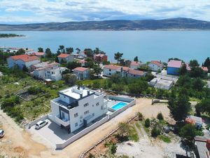 23945208-Ferienwohnung-3-Starigrad-Paklenica-300x225-1