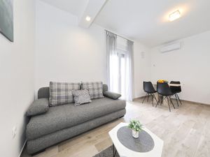 23945312-Ferienwohnung-4-Starigrad-Paklenica-300x225-3