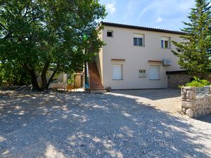 23754445-Ferienwohnung-2-Starigrad-Paklenica-300x225-1