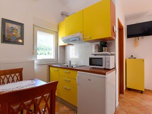 23754445-Ferienwohnung-2-Starigrad-Paklenica-300x225-2