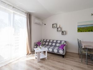 23755697-Ferienwohnung-6-Starigrad-Paklenica-300x225-2