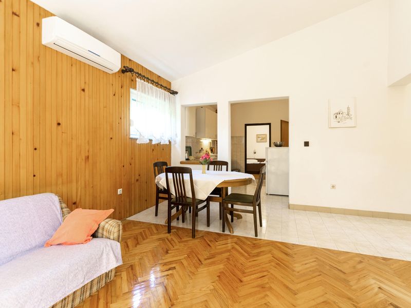 23736754-Ferienwohnung-7-Starigrad-Paklenica-800x600-2