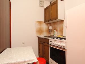 18322103-Ferienwohnung-2-Starigrad-Paklenica-300x225-3