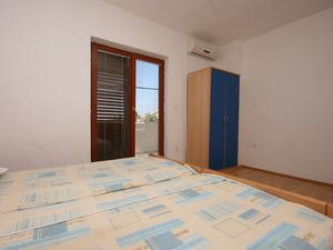 18953666-Ferienwohnung-5-Starigrad-Paklenica-300x225-4