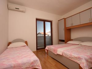 18955179-Ferienwohnung-3-Starigrad-Paklenica-300x225-3