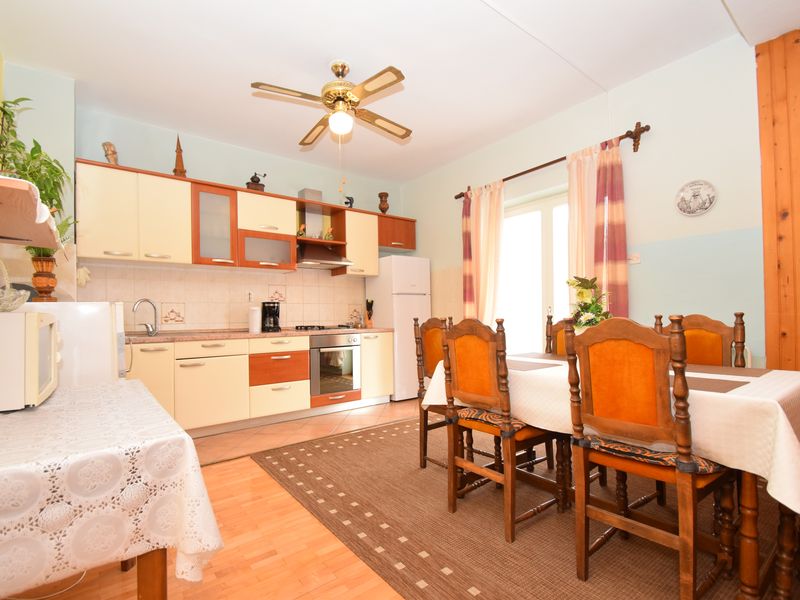 19059993-Ferienwohnung-9-Starigrad-Paklenica-800x600-1