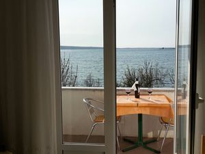 19075597-Ferienwohnung-4-Starigrad-Paklenica-300x225-2