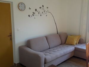 19075229-Ferienwohnung-8-Starigrad-Paklenica-300x225-1