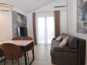 21949053-Ferienwohnung-2-Starigrad-Paklenica-300x225-2