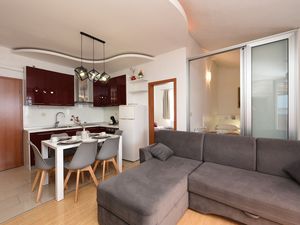 21948943-Ferienwohnung-6-Starigrad-Paklenica-300x225-3