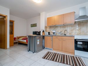 22146491-Ferienwohnung-3-Starigrad-Paklenica-300x225-2