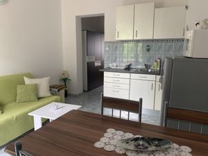 22330639-Ferienwohnung-4-Starigrad-Paklenica-300x225-2