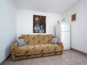 23917175-Ferienwohnung-4-Starigrad-Paklenica-300x225-2