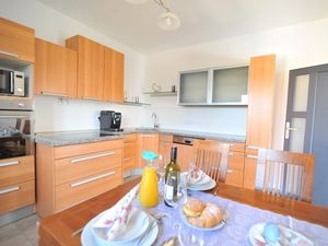 23961698-Ferienwohnung-4-Starigrad-Paklenica-300x225-1