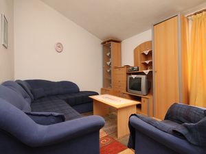 23929417-Ferienwohnung-4-Starigrad-Paklenica-300x225-1