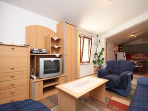 23929417-Ferienwohnung-4-Starigrad-Paklenica-300x225-2