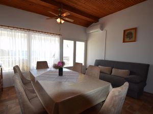 23929454-Ferienwohnung-6-Starigrad-Paklenica-300x225-4