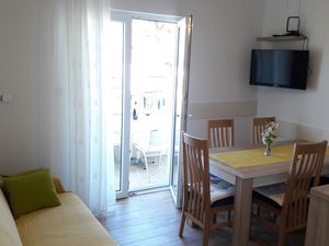 23929264-Ferienwohnung-4-Starigrad-Paklenica-300x225-1