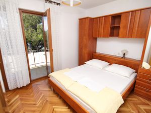 23929405-Ferienwohnung-4-Starigrad-Paklenica-300x225-3