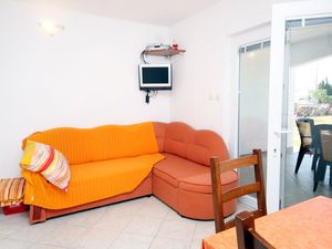 23929435-Ferienwohnung-4-Starigrad-Paklenica-300x225-1