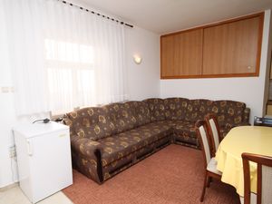 23929436-Ferienwohnung-6-Starigrad-Paklenica-300x225-1