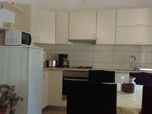 23932752-Ferienwohnung-4-Starigrad-Paklenica-300x225-4