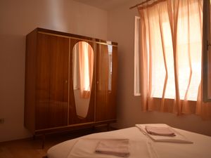 23932877-Ferienwohnung-6-Starigrad-Paklenica-300x225-4