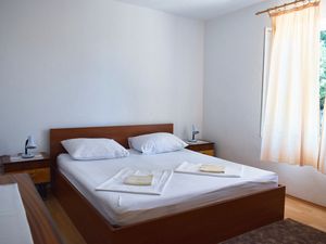 23932877-Ferienwohnung-6-Starigrad-Paklenica-300x225-5