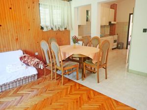 23945924-Ferienwohnung-6-Starigrad-Paklenica-300x225-4