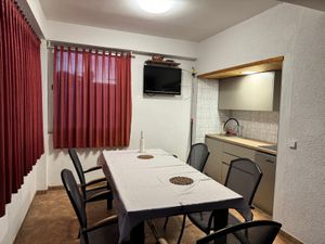 23929394-Ferienwohnung-13-Starigrad-Paklenica-300x225-2