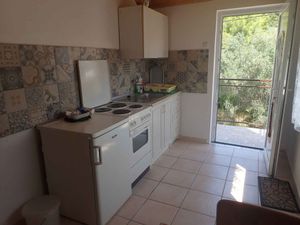 24031251-Ferienwohnung-3-Starigrad-Paklenica-300x225-5