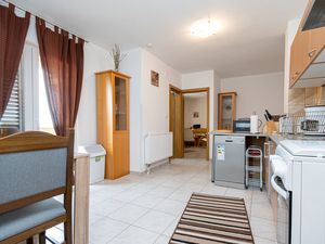 22146491-Ferienwohnung-3-Starigrad-Paklenica-300x225-4