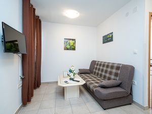 22146623-Ferienwohnung-2-Starigrad-Paklenica-300x225-2