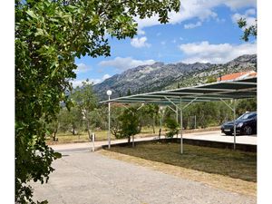 23958930-Ferienwohnung-3-Starigrad-Paklenica-300x225-4