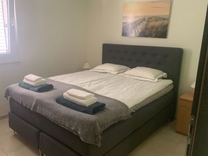 24049899-Ferienwohnung-3-Starigrad-Paklenica-300x225-4