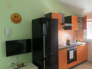 24049899-Ferienwohnung-3-Starigrad-Paklenica-300x225-5