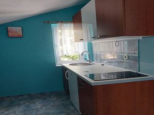 24058846-Ferienwohnung-2-Starigrad-Paklenica-300x225-1