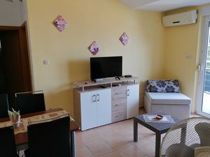 24058848-Ferienwohnung-3-Starigrad-Paklenica-300x225-3