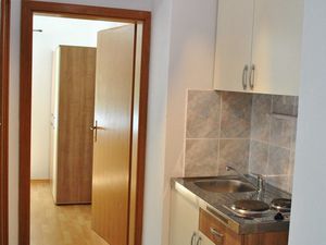 24058849-Ferienwohnung-4-Starigrad-Paklenica-300x225-2