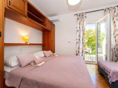 Ferienwohnung für 2 Personen (25 m²) in Starigrad-Paklenica 1/10