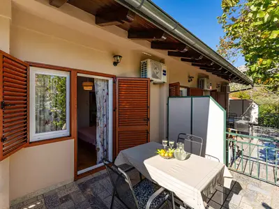 Ferienwohnung für 2 Personen (25 m²) in Starigrad-Paklenica 6/10