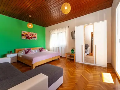 Ferienwohnung für 4 Personen (45 m²) in Starigrad-Paklenica 2/10